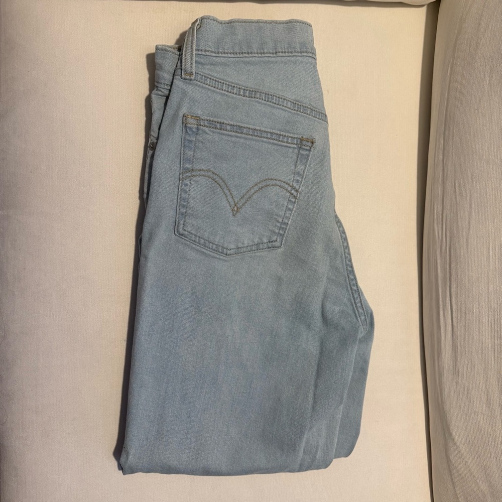 Levi's Light Wash Tapered Jeans - Picture 3 of 5